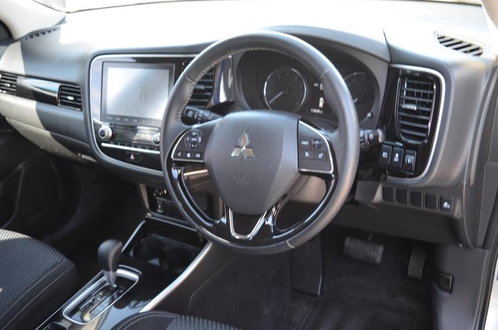 2020 Mitsubishi Outlander ES