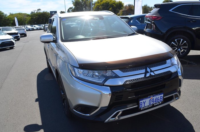 2020 Mitsubishi Outlander ES