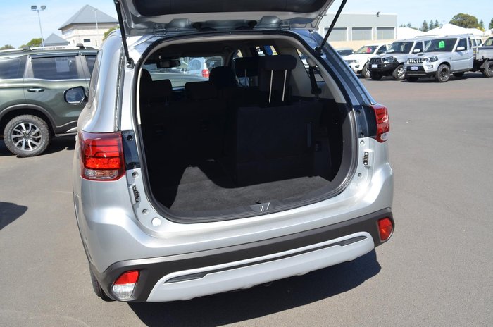 2020 Mitsubishi Outlander ES