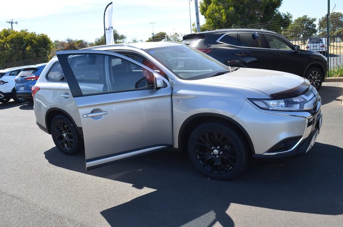 2020 Mitsubishi Outlander ES