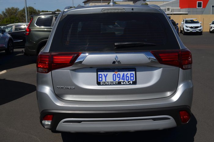 2020 Mitsubishi Outlander ES