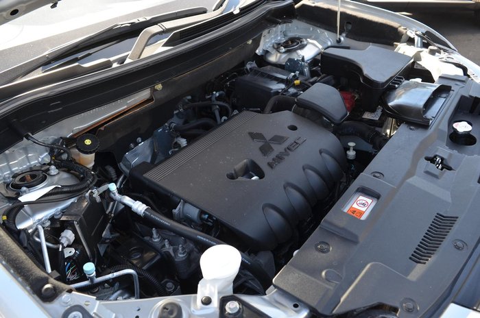 2020 Mitsubishi Outlander ES