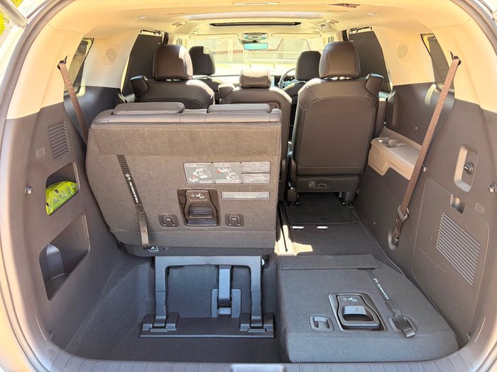 2025 Kia Carnival GT-Line HEV