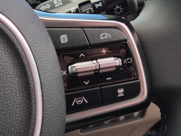 2025 Kia Carnival Sport+