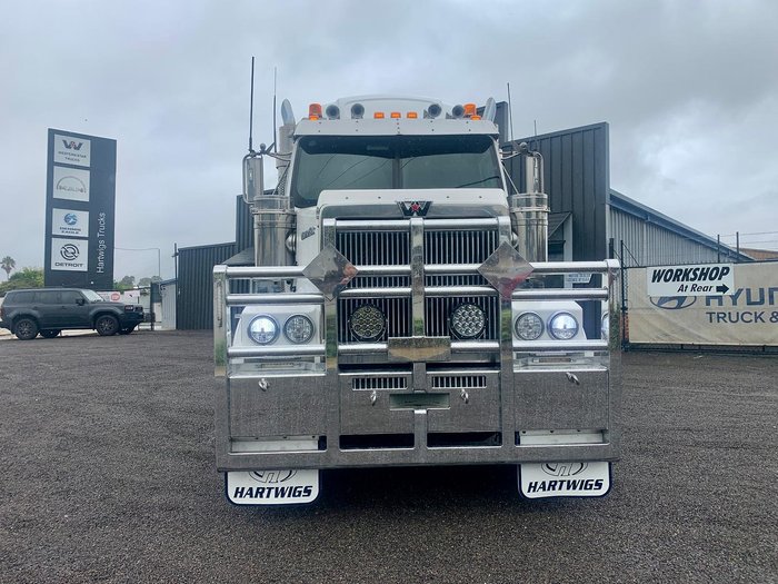 2021 Western Star 4800 Series 4800 FXB White