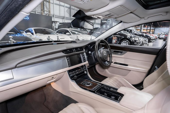 2016 Jaguar XF 25t Portfolio X260 MY16 Dark Sapphire