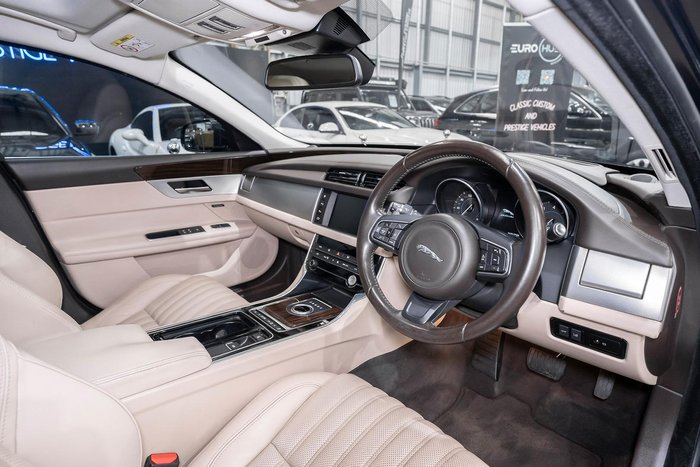 2016 Jaguar XF 25t Portfolio X260 MY16 Dark Sapphire