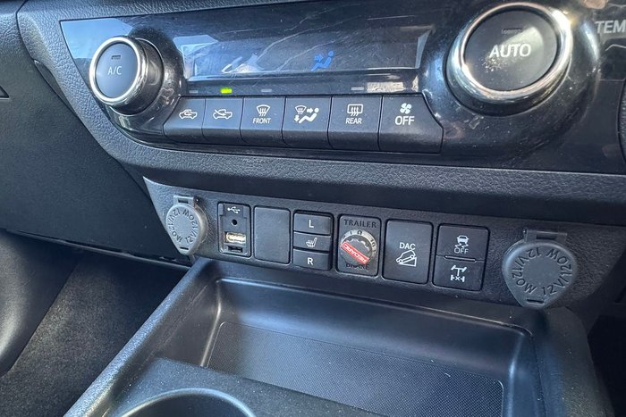 2020 Toyota Hilux Rogue GUN126R 4X4 Dual Range Crystal Pearl