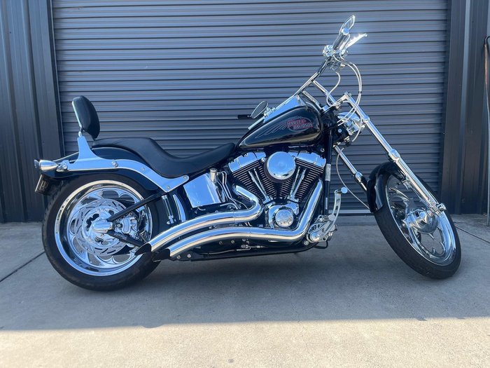2009 Harley-Davidson Softail Custom 1584 (FXSTC) Softail Black