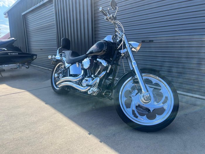 2009 Harley-Davidson Softail Custom 1584 (FXSTC) Softail Black