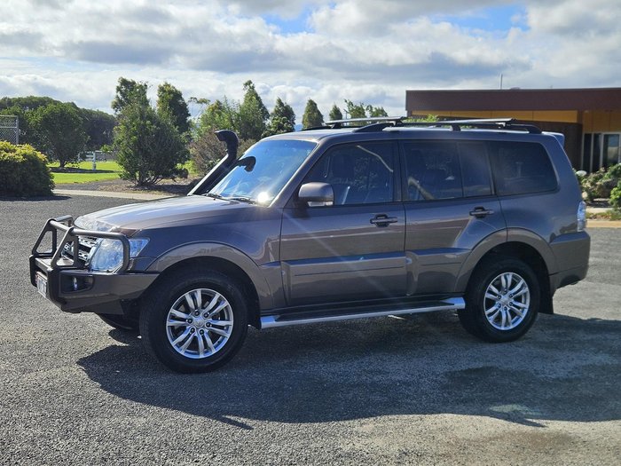 2014 Mitsubishi Pajero VR-X