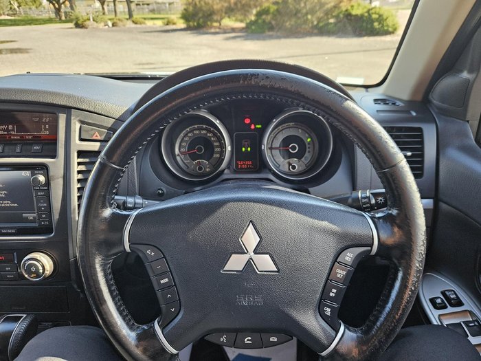 2014 Mitsubishi Pajero VR-X
