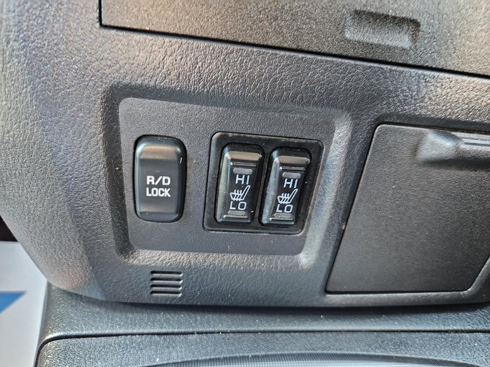 2014 Mitsubishi Pajero VR-X