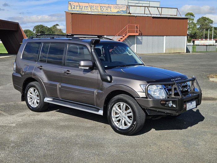 2014 Mitsubishi Pajero VR-X