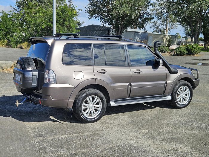 2014 Mitsubishi Pajero VR-X