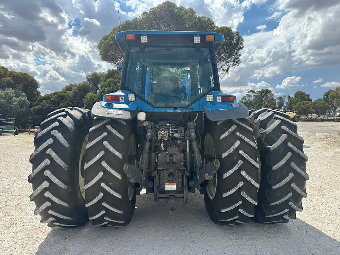 1995 New Holland 8870 4Wd Tractor
