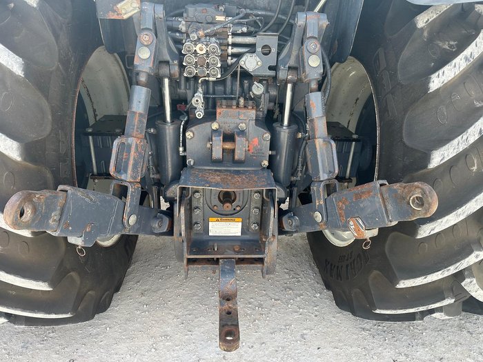 1995 New Holland 8870 4Wd Tractor