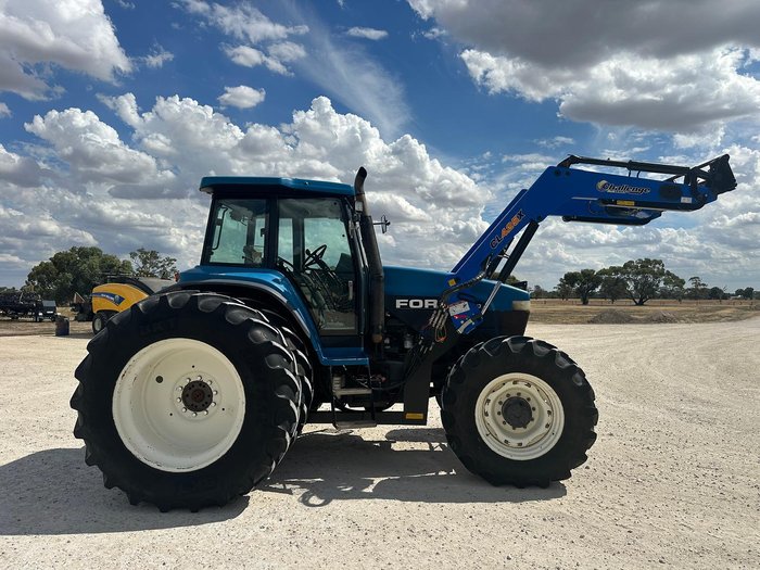 1995 New Holland 8870 4Wd Tractor