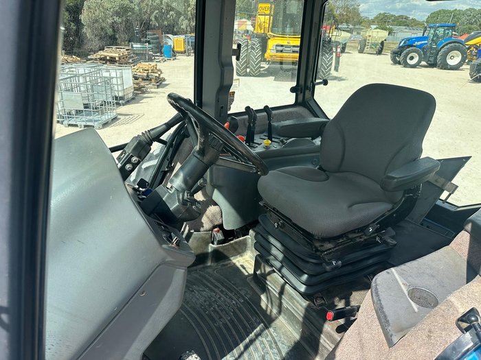 1995 New Holland 8870 4Wd Tractor