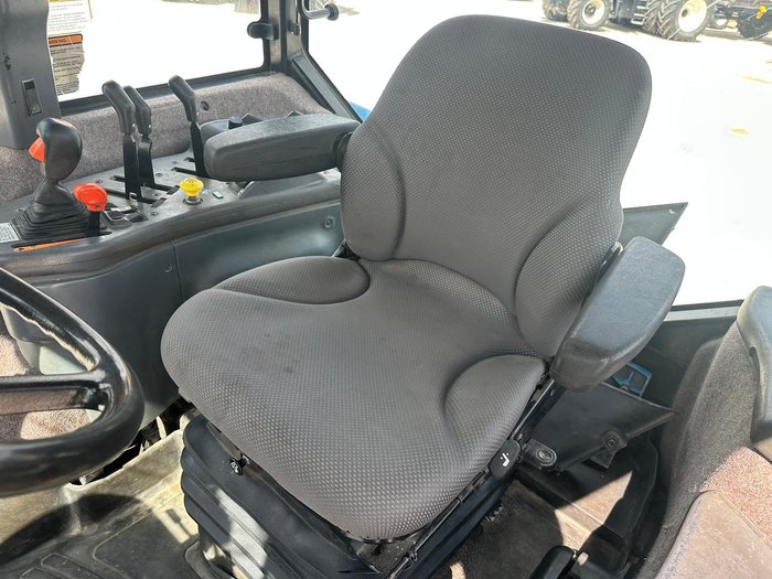 1995 New Holland 8870 4Wd Tractor