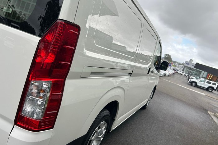 2022 Toyota Hiace
