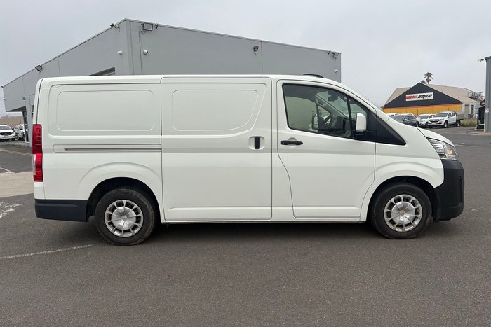 2022 Toyota Hiace
