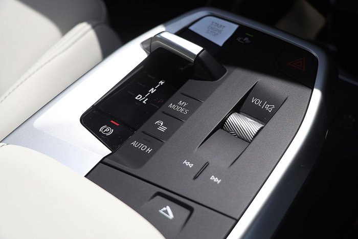 2025 BMW X1 xDrive20i