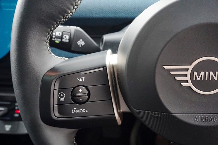 2025 MINI Aceman SE Favoured