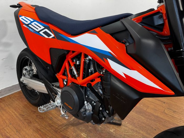 2024 Ktm 690 SMC R ORANGE