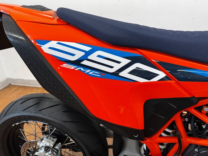 2024 Ktm 690 SMC R ORANGE