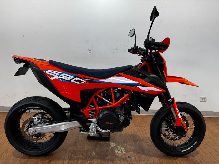 2024 Ktm 690 SMC R ORANGE