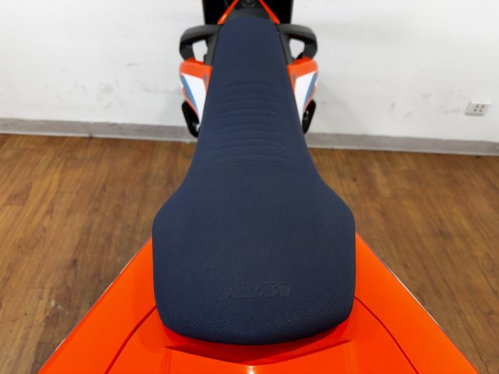 2024 Ktm 690 SMC R ORANGE