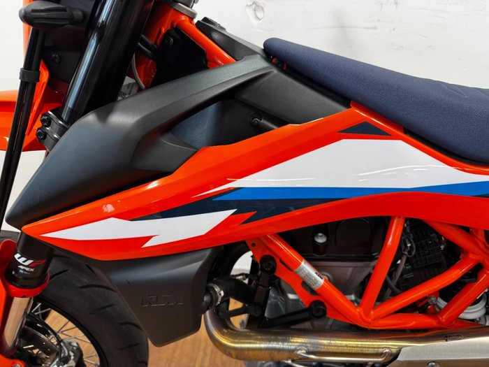 2024 Ktm 690 SMC R ORANGE