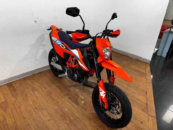 2024 Ktm 690 SMC R ORANGE