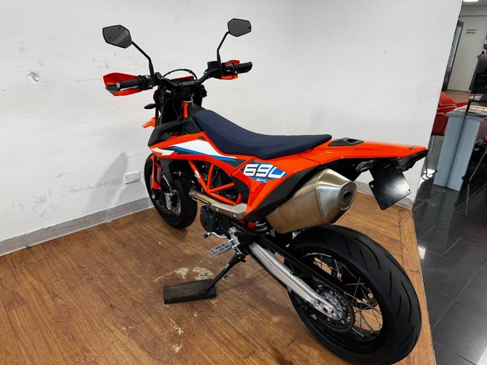 2024 Ktm 690 SMC R ORANGE