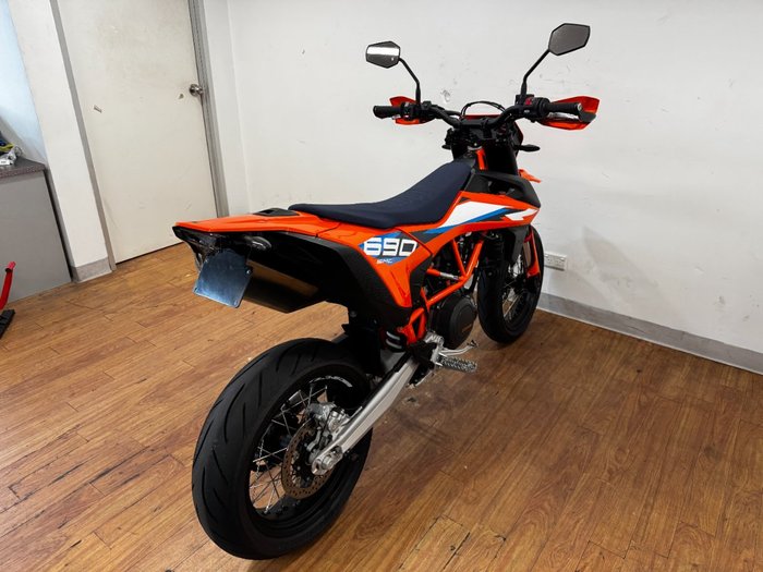 2024 Ktm 690 SMC R ORANGE
