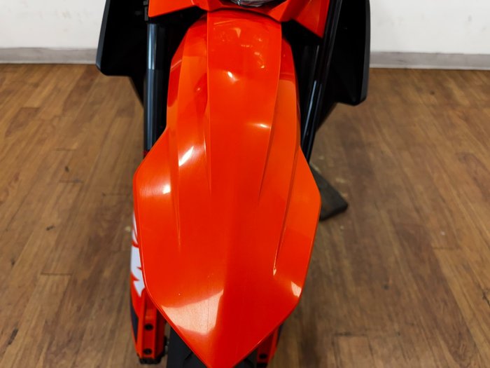 2024 Ktm 690 SMC R ORANGE