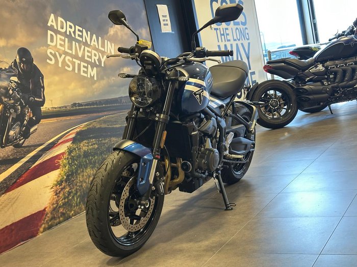 2025 Triumph Trident 660 Trident Blue
