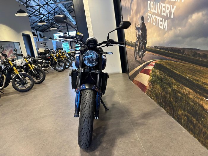 2025 Triumph Trident 660 Trident Blue