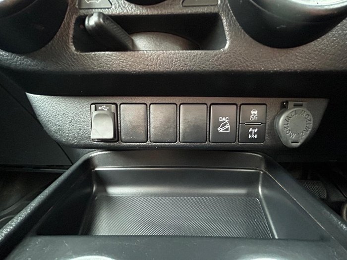 2022 Toyota Hilux SR