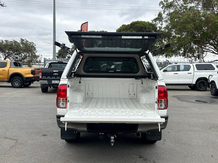 2022 Toyota Hilux SR