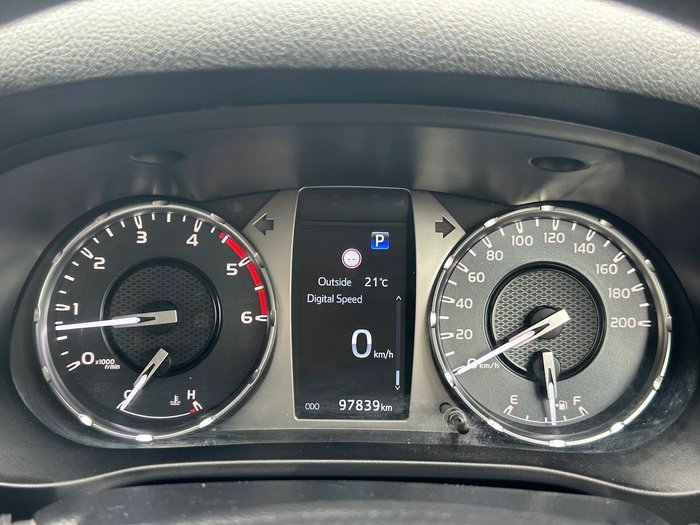 2022 Toyota Hilux SR