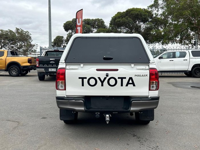 2022 Toyota Hilux SR