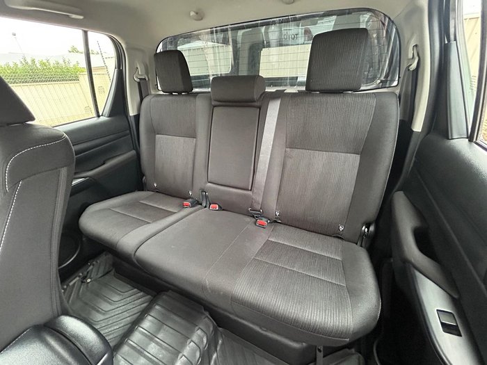 2022 Toyota Hilux SR