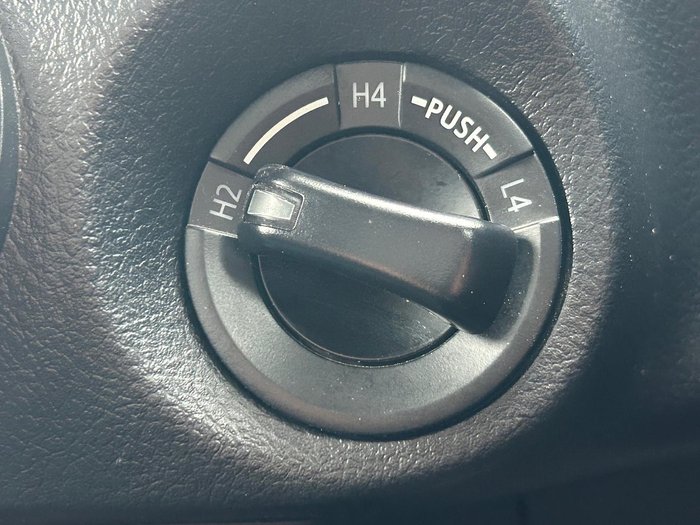 2022 Toyota Hilux SR