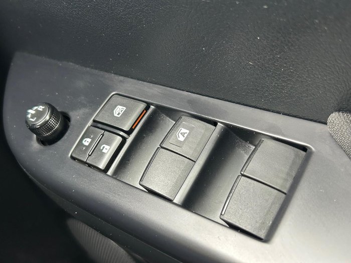 2022 Toyota Hilux SR