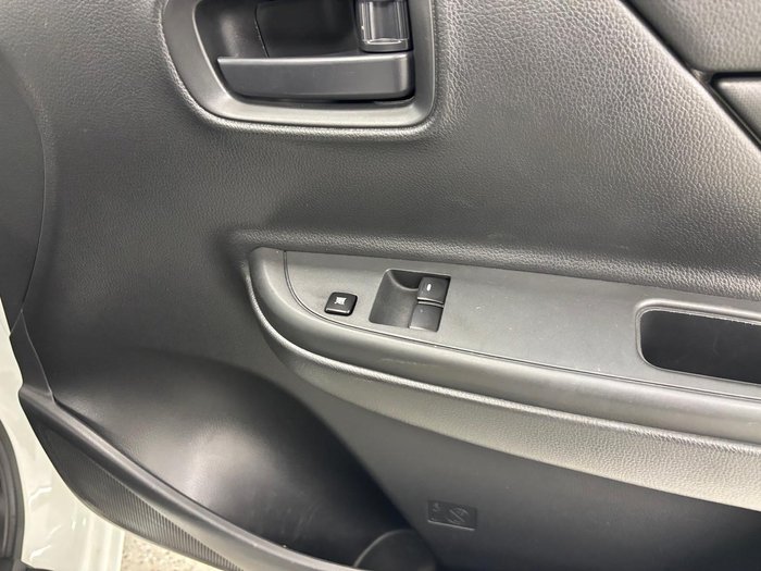 2021 Mitsubishi Triton GLX MR MY21 4x2 White