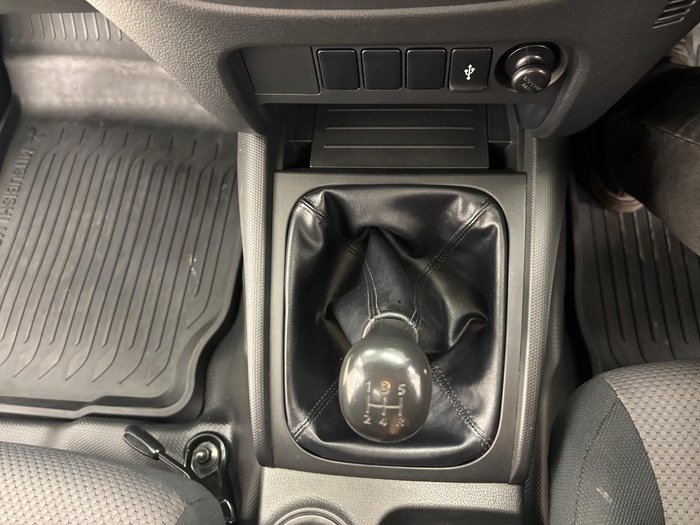 2021 Mitsubishi Triton GLX MR MY21 4x2 White