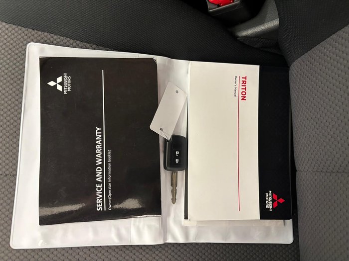 2021 Mitsubishi Triton GLX MR MY21 4x2 White