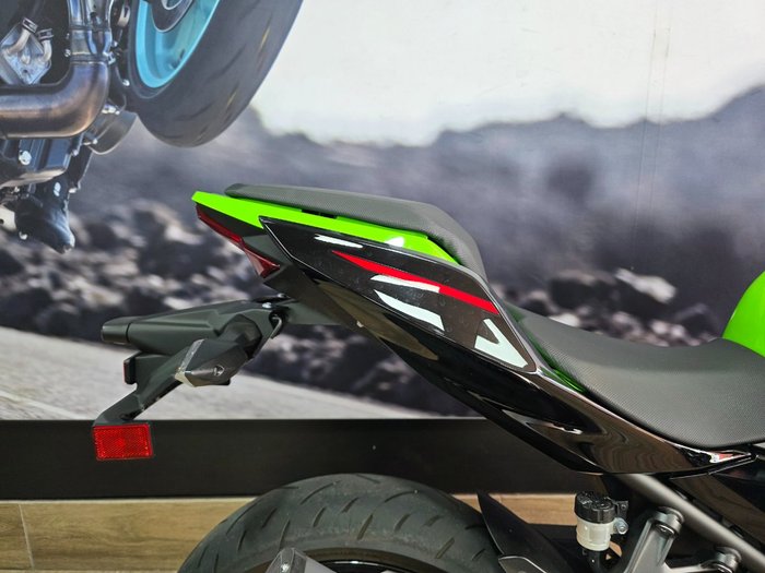 2022 Kawasaki NINJA 400 SE